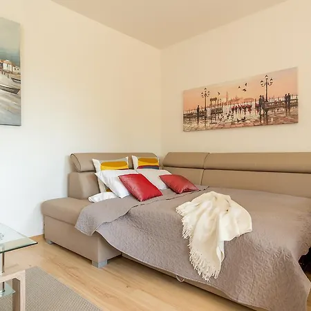 Apartment P&o Metro Imielin